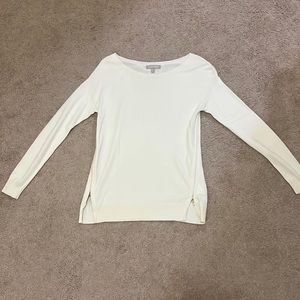 Banana republic soft wool cream sweater size small